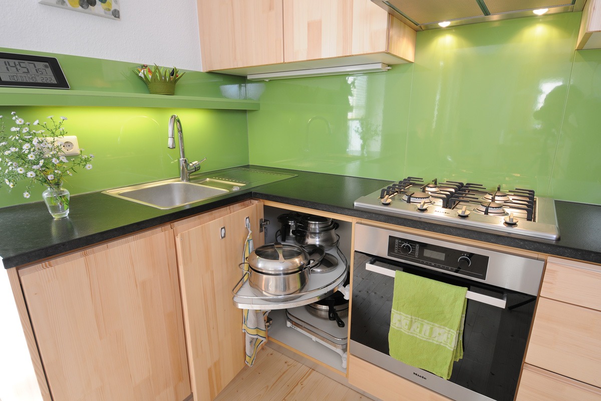 Küche aus Massivholz in Tanne