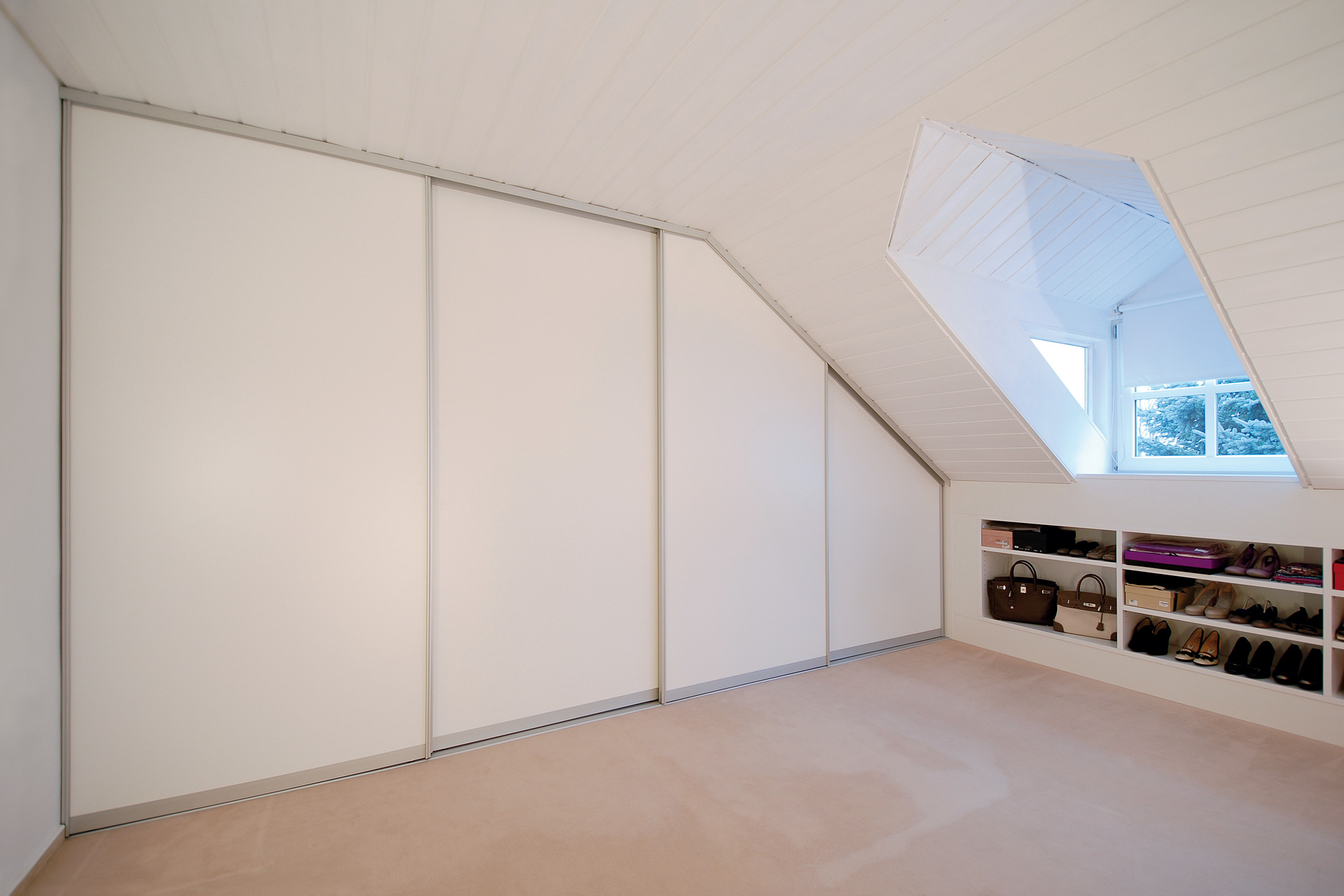 Einbauschrank in Dachschräge Einbauschrank in Dachschräge